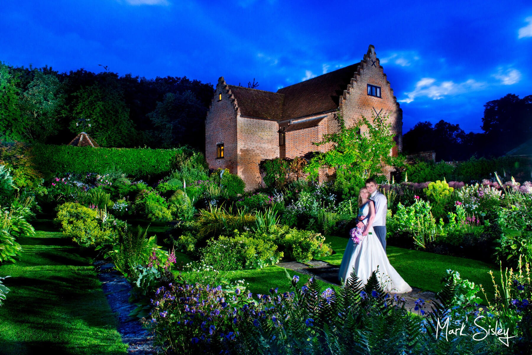 Buckinghamshire wedding photography - Chenies Manor