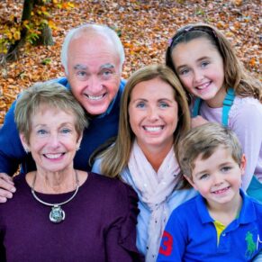 Amersham and Beaconsfield autumn family portraits of lots of happy faces