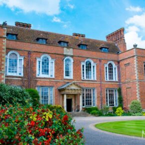 The facade of Dorton House is such a fabulous backdrop for wedding photo opportunities