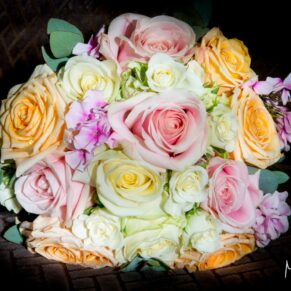 Gorgeous pastel colours for this bride's bouquet