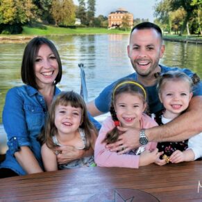 Family portraits - Buckinghamshire photography on the River Thames 