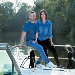 Boat portraits of this young couple captured on the River Thames in Buckinghamshire -  and making this pose as natural as possible has produced some great photography memories